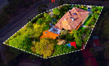 Propiedad campestre en Paute con 4 habitaciones y grandes áreas verdes