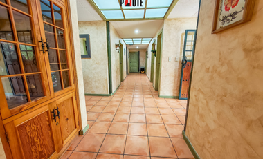 Propiedad campestre en Paute con 4 habitaciones y grandes áreas verdes