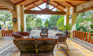 Propiedad campestre en Paute con 4 habitaciones y grandes áreas verdes
