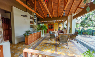 Propiedad campestre en Paute con 4 habitaciones y grandes áreas verdes