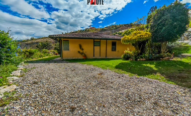 Propiedad campestre en Paute con 4 habitaciones y grandes áreas verdes