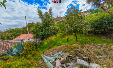 Propiedad campestre en Paute con 4 habitaciones y grandes áreas verdes