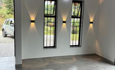 SE ARRIENDA CASA FINCA EN VEREDA ABREO. RIONEGRO
