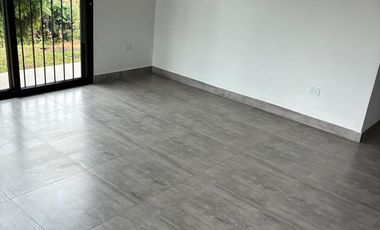 SE ARRIENDA CASA FINCA EN VEREDA ABREO. RIONEGRO