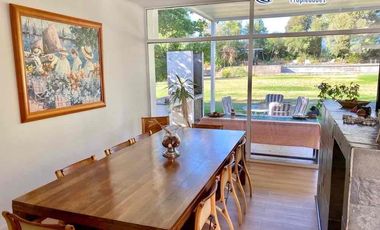 EN VENTA CASA EN PARCELA ESTILO MEDITERRÁNEO - CONDOMINIO PRIVADO