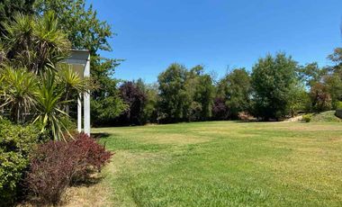 EN VENTA CASA EN PARCELA ESTILO MEDITERRÁNEO - CONDOMINIO PRIVADO