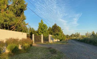 EN VENTA CASA EN PARCELA ESTILO MEDITERRÁNEO - CONDOMINIO PRIVADO