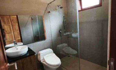 For rent beautiful 3 bedroom vila with rooftop jungle view Ubud