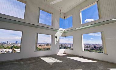 Penthouse Exclusivo en venta, La Vista Country Club, Terraza y Jardín Privado