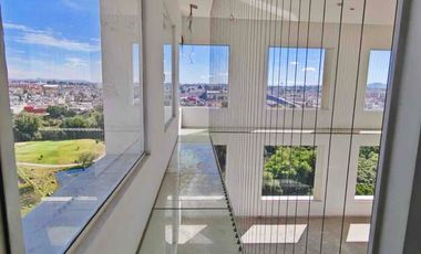 Penthouse Exclusivo en venta, La Vista Country Club, Terraza y Jardín Privado