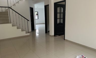 Casa en Alquiler en Ciudad Celeste