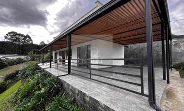 Casa campestre en Urbanización abierta La Ceja
