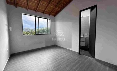 Casa campestre en Urbanización abierta La Ceja
