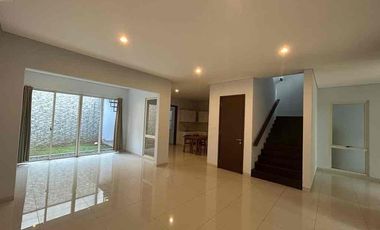 DISEWAKAN RUMAH SERENIA HILLS LEBAK BULUS