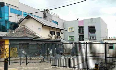 DiSewakan Komersial Area Di Jalan Utama Margonda Raya Depok.