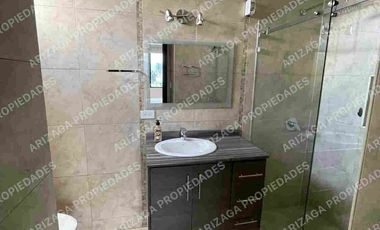 SUITE EN VENTA DE OPORTUNIDAD :  amplia, mucha luz,  excelente  ubicación, con baño y medio y estacionamiento