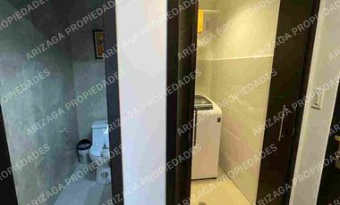 SUITE EN VENTA DE OPORTUNIDAD :  amplia, mucha luz,  excelente  ubicación, con baño y medio y estacionamiento