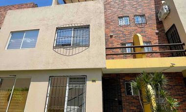 AHORRO E INVERSIÓN CASA SEMINUEVA EN VENTA EN RESIDENCIAL E ZAPATA