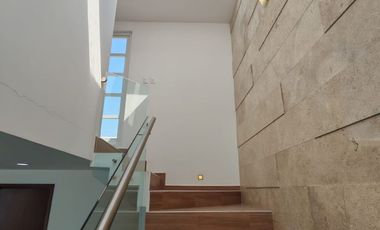 Casa de 3 Recámaras con Doble Altura y Roof Garden en Lomas de Angelópolis