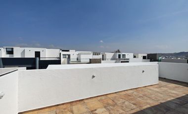 Casa de 3 Recámaras con Doble Altura y Roof Garden en Lomas de Angelópolis