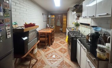 VENDE AMPLIA Y HERMOSA CASA EN MAIPU