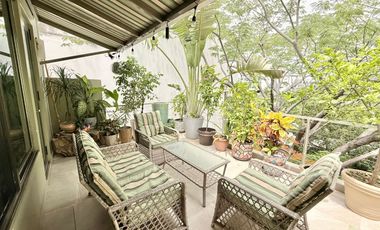 Exclusive Penthouse on 5th Avenue: Private Rooftop, Ocean Breeze & Luxury Living