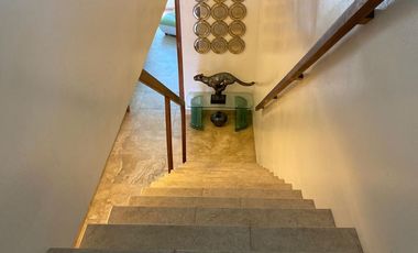 Exclusive Penthouse on 5th Avenue: Private Rooftop, Ocean Breeze & Luxury Living