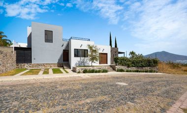 HERMOSA CASA EN VENTA EN SAN JUAN COSALA