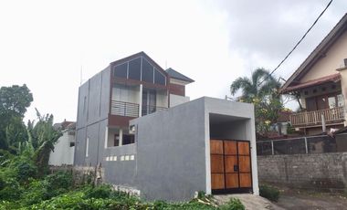 Jual Rumah Lantai 2 Lokasi Jalan Kebo Iwa Utara Denpasar Bali. Dekat Mcd ,Dekat Bali TV, Cokroaminoto, Kwanji, Dalung, Puspem Badung, Gatsu Barat