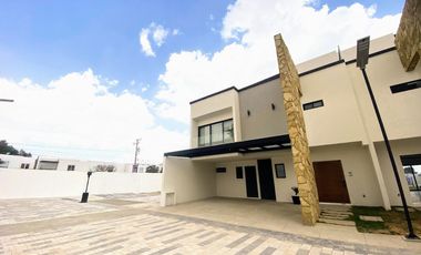 CASA EN RENTA EN METEPEC, DENTRO DE RESIDENCIAL