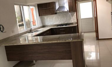 RENTA CASA MUY AMPLIA CON  JARDIN  DE  2500 M2 EN TEPOXTLA, ATLIHUETZIA CERCA APIZACO, CD JUDICIAL