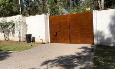 RENTA CASA MUY AMPLIA CON  JARDIN  DE  2500 M2 EN TEPOXTLA, ATLIHUETZIA CERCA APIZACO, CD JUDICIAL