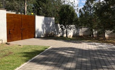 RENTA CASA MUY AMPLIA CON  JARDIN  DE  2500 M2 EN TEPOXTLA, ATLIHUETZIA CERCA APIZACO, CD JUDICIAL