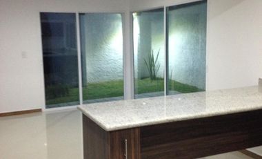 RENTA CASA MUY AMPLIA CON  JARDIN  DE  2500 M2 EN TEPOXTLA, ATLIHUETZIA CERCA APIZACO, CD JUDICIAL