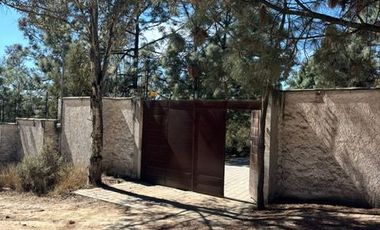 RENTA CASA MUY AMPLIA CON  JARDIN  DE  2500 M2 EN TEPOXTLA, ATLIHUETZIA CERCA APIZACO, CD JUDICIAL