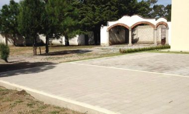RENTA CASA MUY AMPLIA CON  JARDIN  DE  2500 M2 EN TEPOXTLA, ATLIHUETZIA CERCA APIZACO, CD JUDICIAL