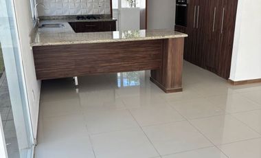 RENTA CASA MUY AMPLIA CON  JARDIN  DE  2500 M2 EN TEPOXTLA, ATLIHUETZIA CERCA APIZACO, CD JUDICIAL