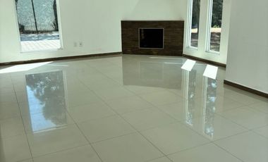 RENTA CASA MUY AMPLIA CON  JARDIN  DE  2500 M2 EN TEPOXTLA, ATLIHUETZIA CERCA APIZACO, CD JUDICIAL