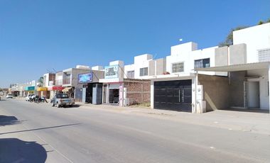 Casa en renta para negocio o habitacional sobre el Blvd Cañaveral 1447A, Los Héroes León, León, Gto