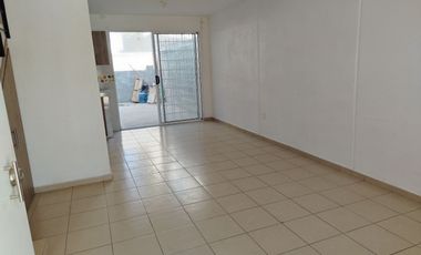 Casa en renta para negocio o habitacional sobre el Blvd Cañaveral 1447A, Los Héroes León, León, Gto