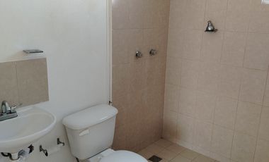 Casa en renta para negocio o habitacional sobre el Blvd Cañaveral 1447A, Los Héroes León, León, Gto