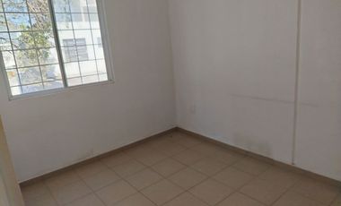 Casa en renta para negocio o habitacional sobre el Blvd Cañaveral 1447A, Los Héroes León, León, Gto