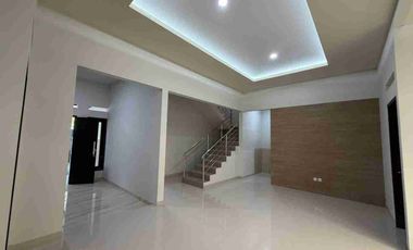 rumah 2lantai mewah tengah kota solo lokasi sumber banjarsari