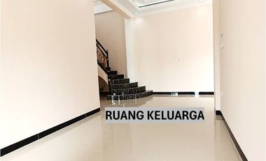 Rumah 2 Lantai dekat Jl Wonosari KM 8 di Potorono Banguntapan Siap Huni