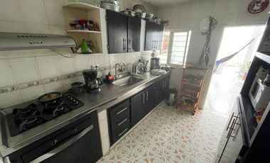 SE VENDE CASA DE DOS PLANTAS EN EL CENTRO DE ARMENIA, IDEAL PARA DESARROLLO DE INVERSION ¡¡GANGAZO!! 📍🏗