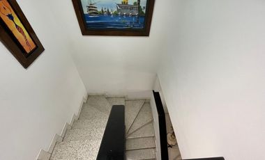 SE VENDE CASA DE DOS PLANTAS EN EL CENTRO DE ARMENIA, IDEAL PARA DESARROLLO DE INVERSION ¡¡GANGAZO!! 📍🏗