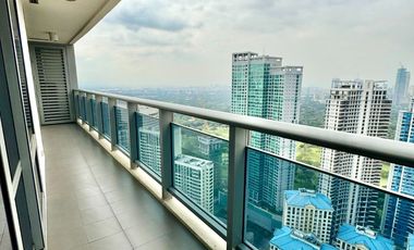 The Suites BGC Fully furnished 3-bedroom Unit with Balcony