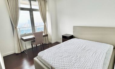 The Suites BGC Fully furnished 3-bedroom Unit with Balcony