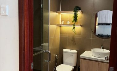 Disewakan Studio Apartemen Royal Mediterania Garden, Unit Bersih dan Rapih, View Kolam