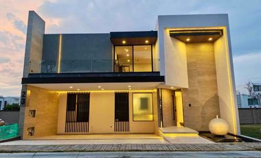 Amplia Casa de Lujo en Venta en Parque Jalisco, lomas de Angelopolis
